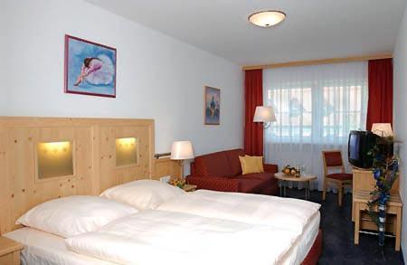 Hotel-Landpension Postwirt Kirchensittenbach Экстерьер фото